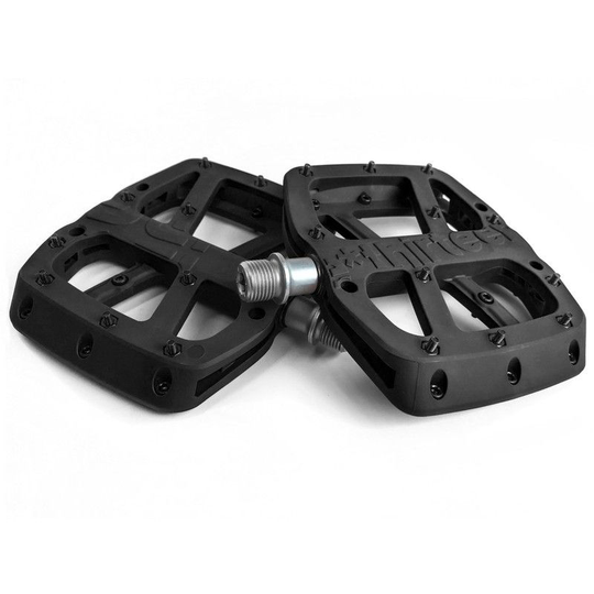 E13 Base Pedal musta